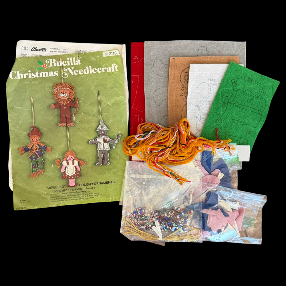 STARTED Bucilla Wizard of Oz Felt Ornament Kit 2113 Dorothy & Friends Vintage